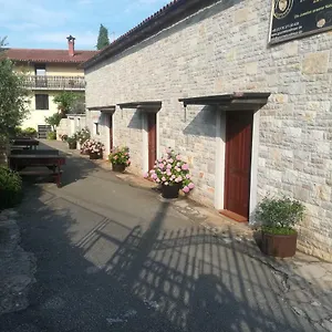 https://apartmani-dorma.in-istria.net
